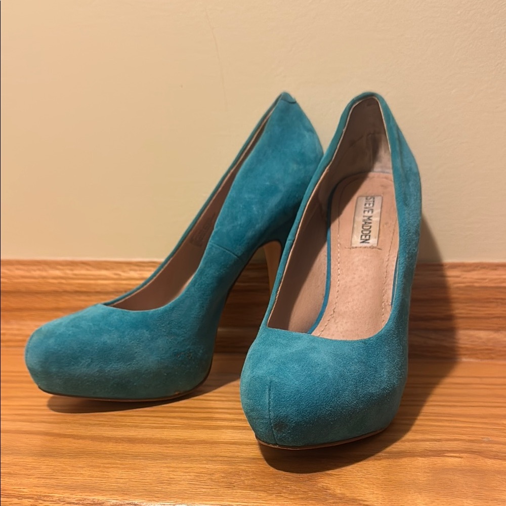 Steve Madden Women's Teal Suede Pumps